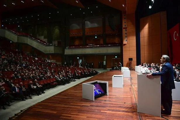 galatasaray-baskani-burak-elmastan-genel-kurula-cargp-1648336999713.jpeg Galatasaray Başkanı Burak Elmas'tan Genel Kurul'a çarpıcı açıklamalar-6