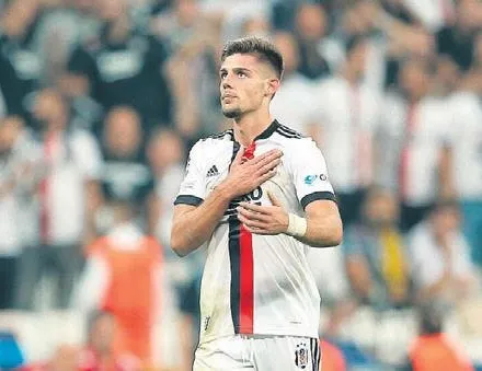 Montero’ya çifte talip