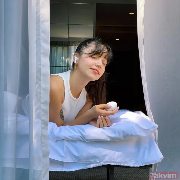 Zeynep Bastık bekarlığa veda partisinde beyaz bikinisiyle şov yaptı! O pozlar sosyal medyaya damga vurdu gören dönüp bir daha baktı - 13