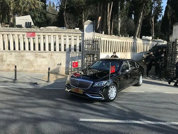 Başkan Erdoğan anne ve babasının kabirlerini ziyaret etti-2