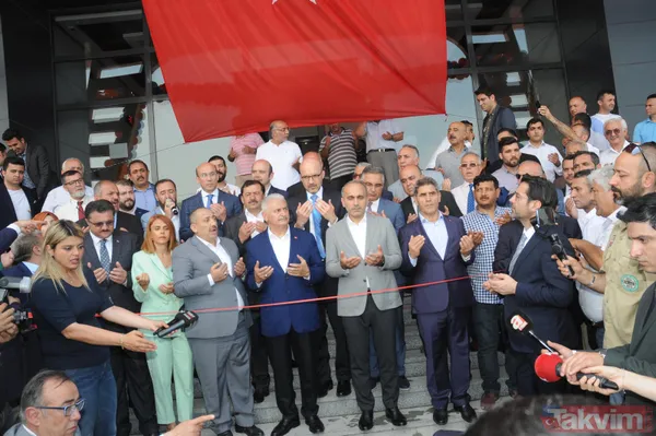 Binali Yıldırım havalimanı taksisinin direksiyonuna geçti - 19