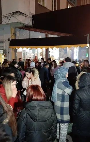 Balıkesir'de deprem paniği! Vatandaşlar sokağa döküldü