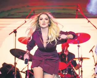 Hadise cesur dansıyla büyüledi!