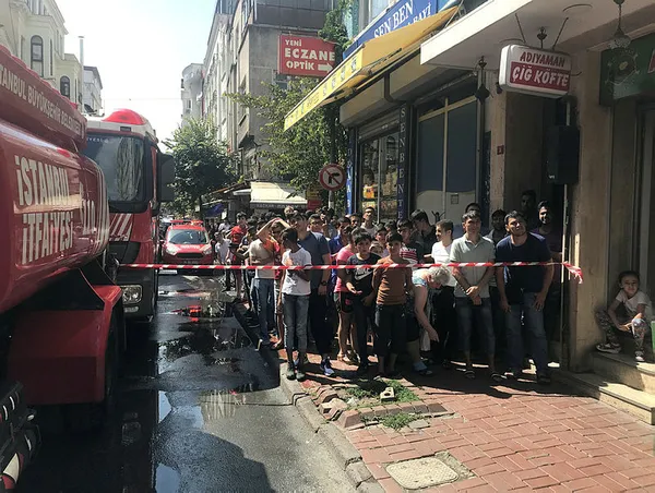 İstanbul Fatih'te korkutan yangın-2