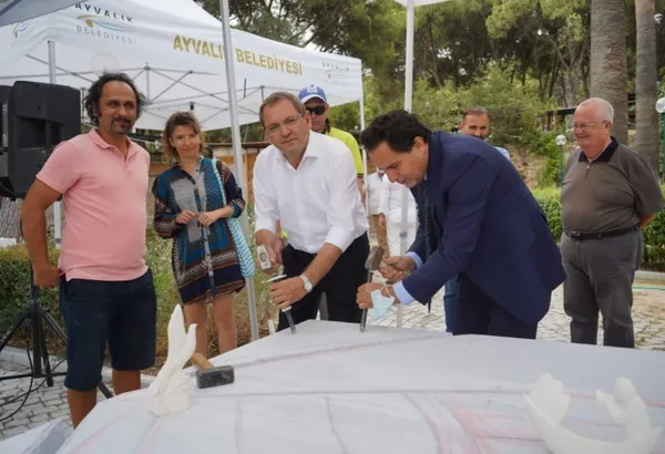 son-dakika-turkiye-orman-yanginlariyla-mucadele-ediyor-chpli-belediyeler-yine-heykel-pesinde-1628255209361.jpg SON DAKİKA: Türkiye orman yangınlarıyla mücadele ediyor! CHP'li belediyeler yine heykel peşinde-6