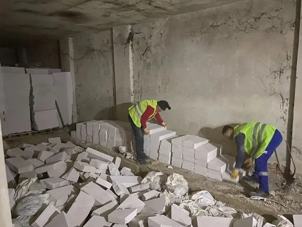 kagithanede-trajikomik-haber-zemine-15-metre-kacak-kat-indirdi-1676983618554.jpeg Kağıthane’de trajikomik haber: Zemine 1.5 metre kaçak kat indirdi!-2