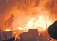 Fransa hükümeti protestolara rağmen geri adım atmayacağını bildirdi