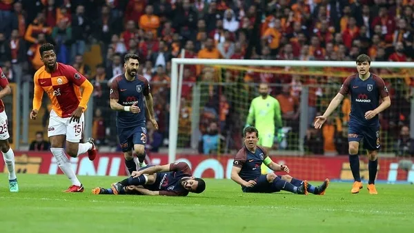 Emre Belözoğlu 'yaz bunu yaz' işaretini kime yaptığını açıkladı-4