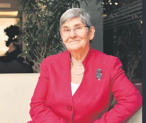 Genç kalmak için Sertab Erener ile telomer hapı alan Mine Kalpakçıoğlu, kendisini eleştiren Canan Karatay’a taş attı-2