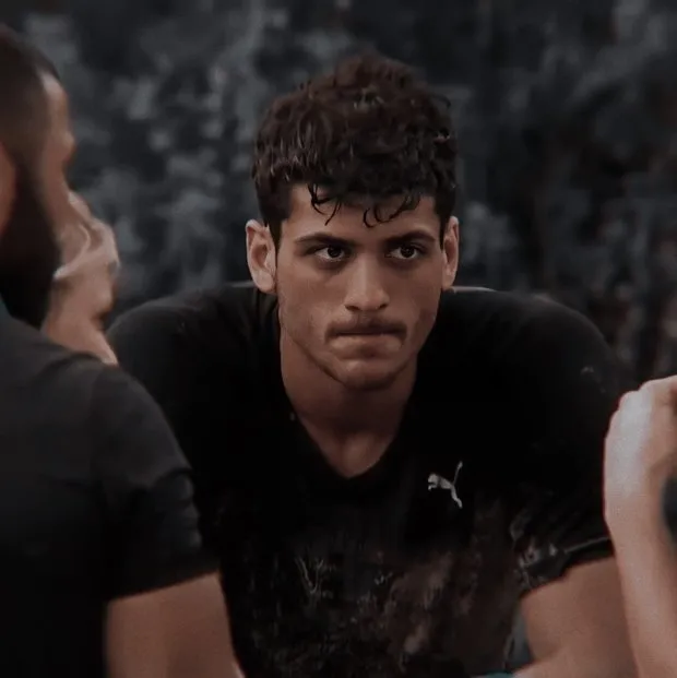 Survivor'dan diskalifiye olan Emin meğer yarışma yarışma geziyormuş! Vedasıyla ağlatan Emin Günenç sevgilisiyle Ben Bilmem Eşim Bilir'e...-4