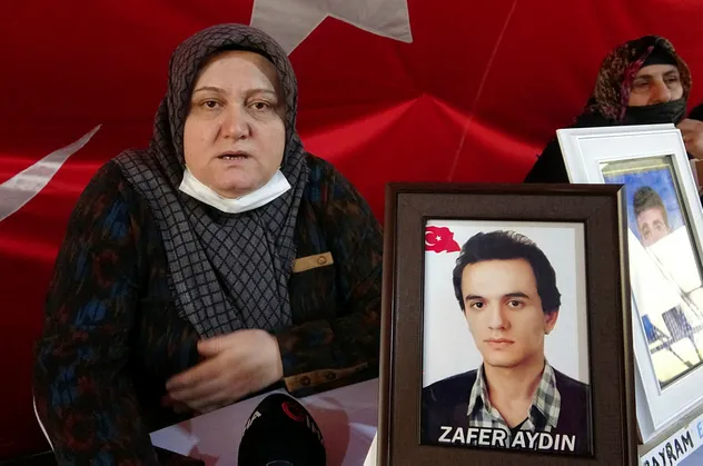 Evlat Nöbeti'ndeki acılı anneden flaş iddia: Oğlumu HDP İzmir Milletvekili Murat Çepni kandırıp dağa gönderdi