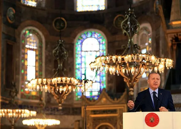 Ayasofya'da Kur'an-ı Kerim tilaveti Yunan basınında-1