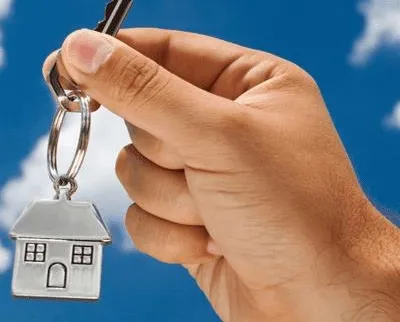 Sivaslı patrondan 20 çalışanına ev