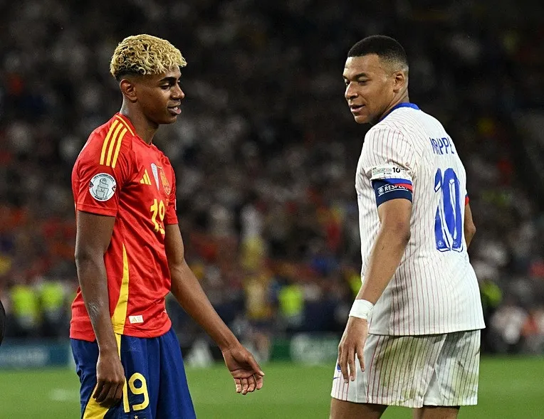 Yamal Mbappe’ye kaybetmiyor