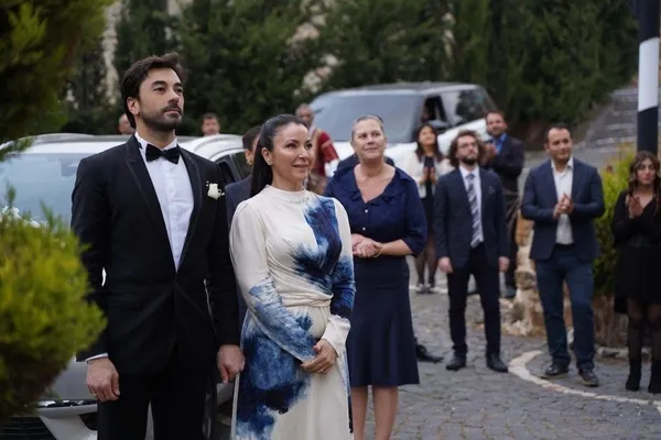 soke-eden-itiraf-kalp-yarasi-26-bolum-fragmani-yurek-yakti-basimiz-sag-olsun-1640201557969.jpg Şoke eden itiraf! Kalp Yarası 26. bölüm fragmanı yürek yaktı: Başımız sağ olsun!-5