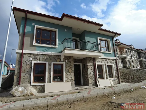 Elazığ depreminin 2. yıl dönümünde depremzedelere göl manzaralı villa konforunda konutlar: Evler 5 yıldızlı otel gibi - 4