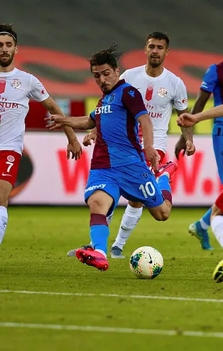 Trabzon Antalya’ya takıldı! Başakşehir’le fark 4’e çıktı