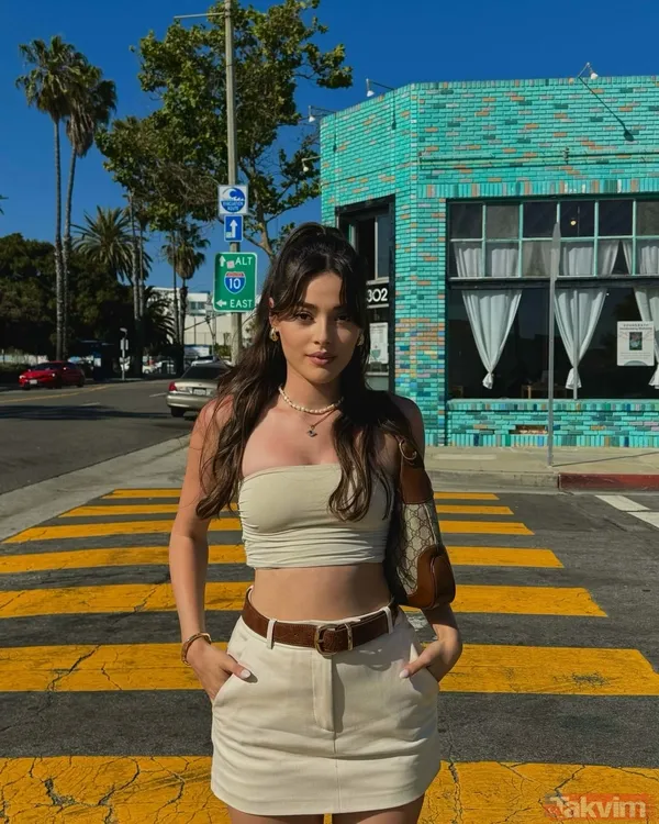 Aynadaki Yabancı’nın Azra’sı Simay Barlas’ın annesi “Böyle anne mi olur” dedirtti: Gören ablası sandı! - 5