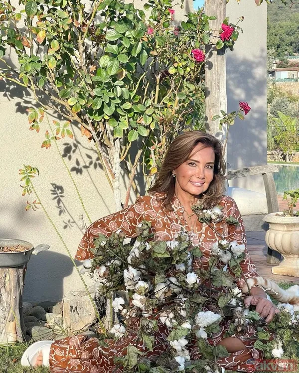 Kapıcılar Kralı’nın kızıl afetiydi! 81 yaşındaki Sevda Ferdağ’ın son hali görenleri şoke etti! “Yıllar ona da acımamış” - 9