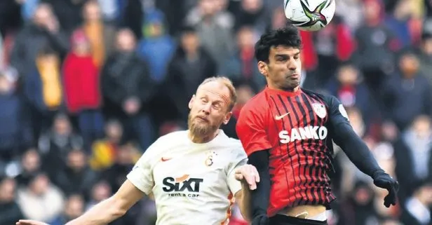 Sağ bek faciası!