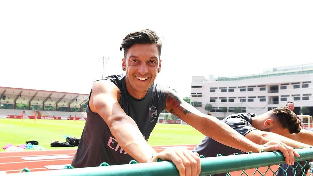Arsenal'dan Özil paylaşımı - 1