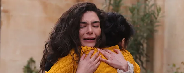 Hercai 7. bölümde Reyyan, Azatın teklifi kabul ediyor!