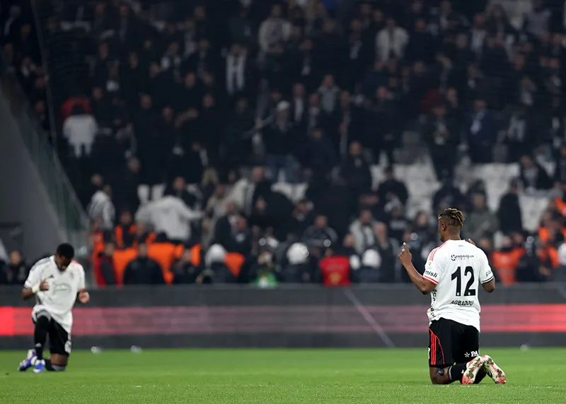 Spor yazarları Beşiktaş - Galatasaray derbisini değerlendirdi! "İnanılmaz acemi" - 21
