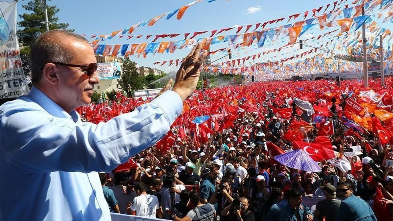 AK Parti’de kongre süreci resmen başladı! Yorulanlar kenara taze kanlar sahneye çıkıyor! Herkesin talebi dinlenecek