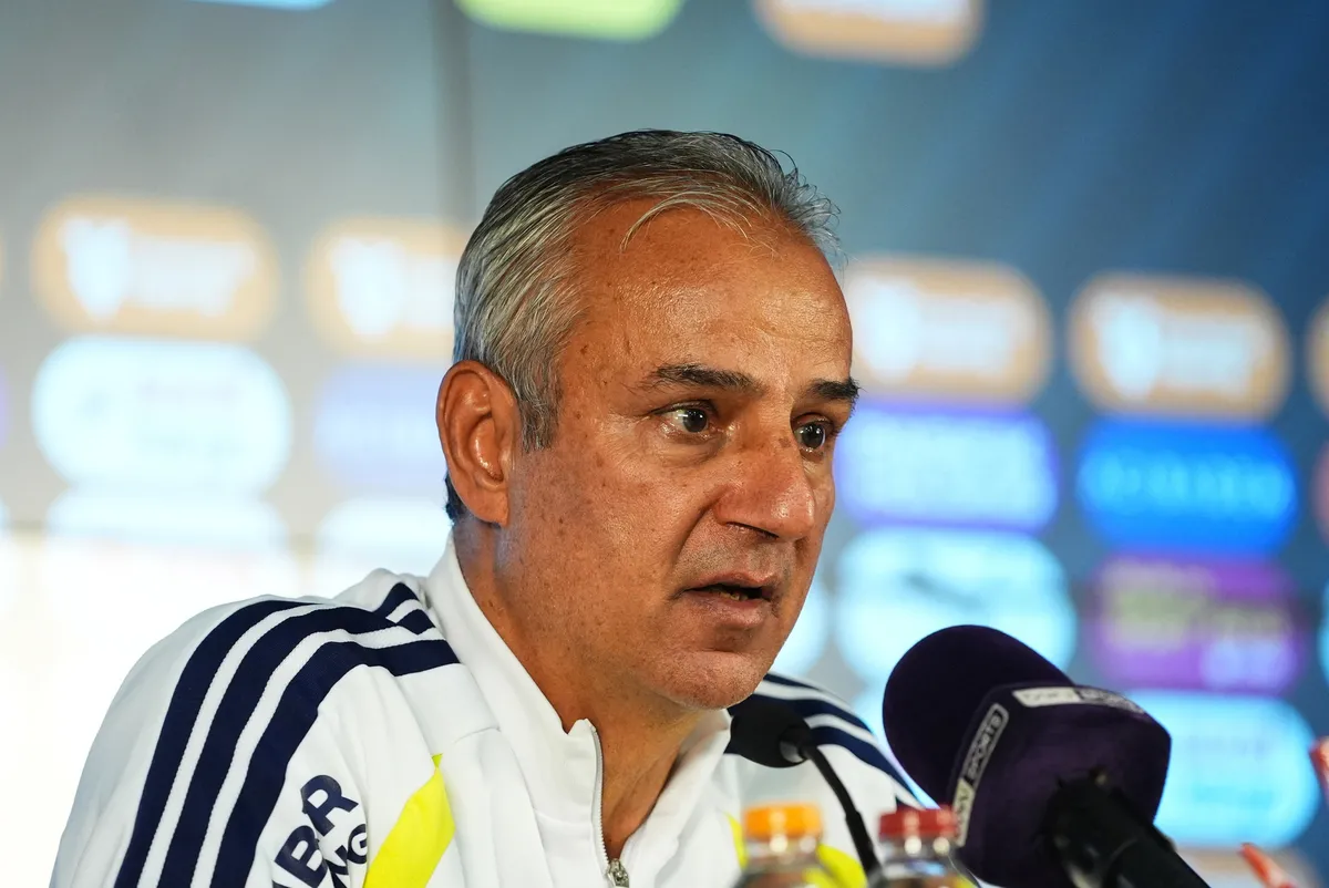 fenerbahcede-dorgeles-nene-ayrilik-kararindan-vazgecti-1793170609644.jpg Fenerbahçeli yıldızdan flaş karar! İsmail Kartal sonrası kararından vazgeçti-2