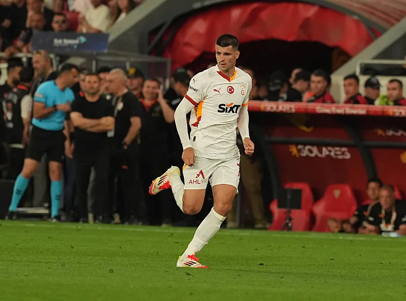 Galatasaray'dan eski yıldızına transfer teklifi! Okan Buruk onu istedi - 3