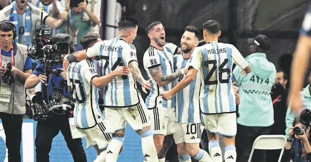 Lionel Messi şov yaptı! Arjantin 8 sene sonra finale kaldı