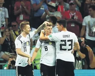 Kroos Almanya’yı ipten aldı