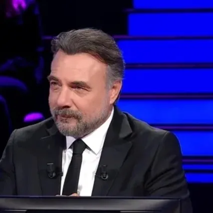 Özcan Deniz Yalan mı adlı şarkısında ek almış ya da almamış şekilde toplam kaç kez yalan der?