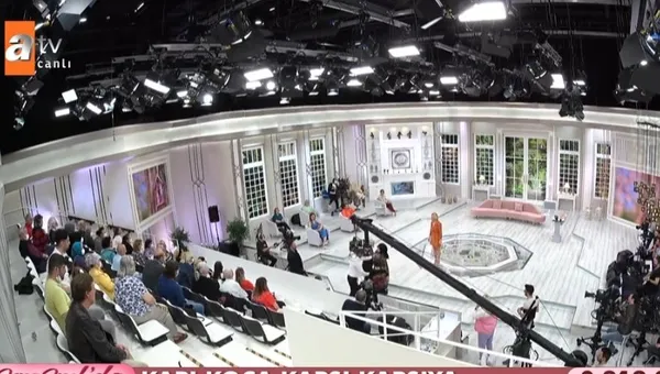 esra-erolda-yurekler-agza-geldi-kari-koca-arasinda-tansiyon-bir-anda-yukseldi-kayinvalidem-nikahli-karima-goru-1652288157737.jpg Esra Erol'da yürekler ağza geldi: Karı-koca arasında tansiyon bir anda yükseldi! “Kayınvalidem nikahlı karıma görücü getirdi”-6