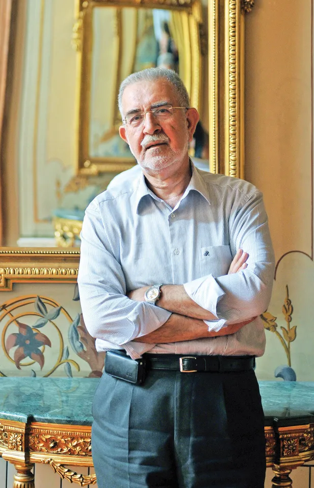 omer-tugrul-inancer-oldu-mu-neden-oldu-omer-tugrul-inancer-kimdir-nereli-kac-yasinda-omer-tugrul-inancer-evli-1662277926136.jpg Ömer Tuğrul İnançer kimdir, nereli, kaç yaşında? Ömer Tuğrul İnançer öldü mü, neden öldü? Ömer Tuğrul İnançer evli mi, çocuğu var mı?-5