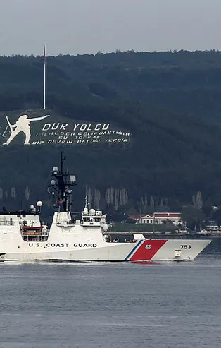 Çanakkale Boğazı'nda dikkat çeken hareketlilik! ABD gemisi giriş yaptı