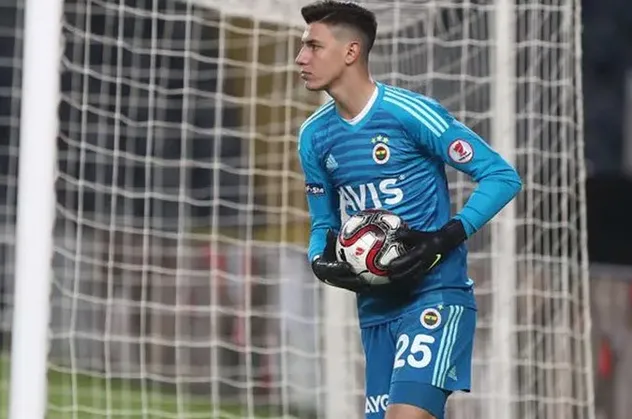 Fenerbahçe geri çağırdı | Berke Özer yuvaya dönüyor
