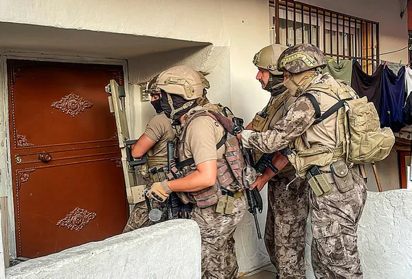 Mersin'de 'torbacı' operasyonu: 31 gözaltı kararı-4