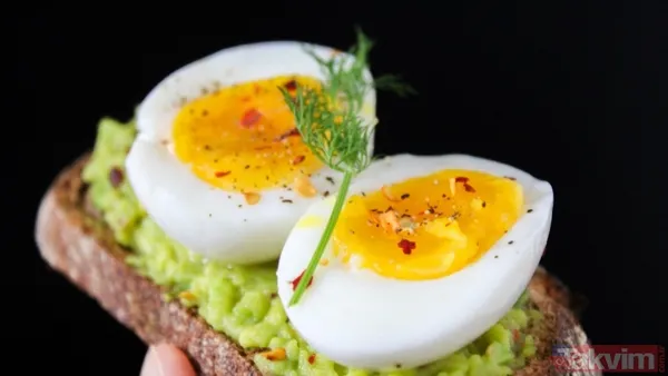 D Vitamini İki Formda Bulunur: D2: Bitkilerden Ve Zenginleştirilmiş Tahıllardan Elde Edilir. D3: İnsan Derisinde Güneş Işığı Aracılığıyla Üretilir, Ayrıca Balık...