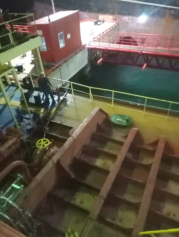 marmara-denizini-kirleten-gemiye-19-milyon-lira-ceza-kesildi-1654158297131.jpg Marmara Denizi'ni kirleten gemiye 19 milyon lira ceza kesildi-3