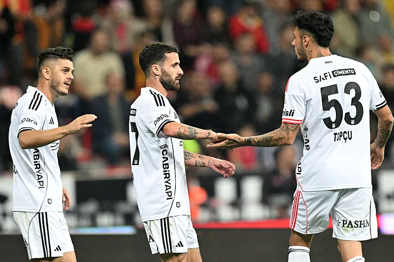 Beşiktaş'ta yıldızlar dönüyor! Sergen Yalçın Kocaelispor maçının 11'ini belirledi - 6