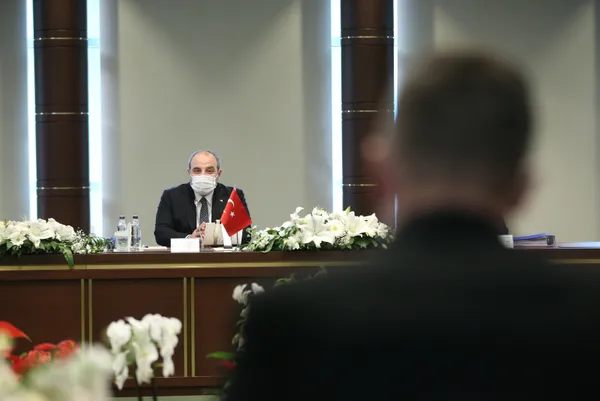 son-dakika-sanayi-ve-teknoloji-bakani-mustafa-varanktan-yabanci-yatirimcilara-cagri-gelin-turk-misafirperverligiyle-tanisin-1607422550618.jpg SON DAKİKA: Sanayi ve Teknoloji Bakanı Mustafa Varank'tan yabancı yatırımcılara çağrı: Gelin Türk misafirperverliğiyle tanışın-3