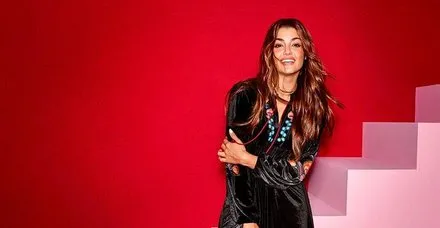 Hande Erçel'in başarısı sınırları aştı! Selena Gomez ve Taylor Swift'i solladı...