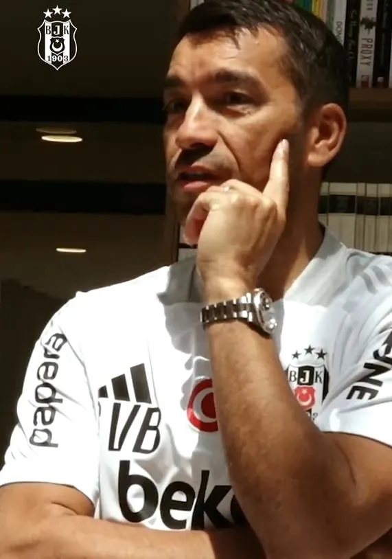 besiktasin-yeni-teknik-direktoru-giovanni-van-bronckhorst-gorevine-basladi-1719764836277.jpeg Beşiktaş'ın yeni teknik direktörü Giovanni van Bronckhorst, görevine başladı-3