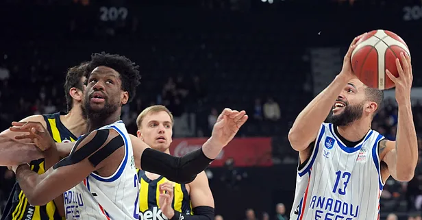 Kanarya'dan kritik galibiyet! Anadolu Efes - Fenerbahçe Beko: 81-82 | MAÇ SONUCU