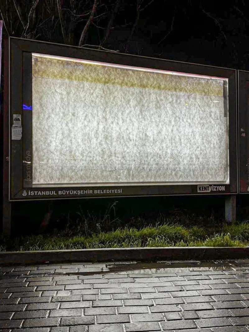 Ekrem İmamoğlu'nun engellettiği İYİ Parti afişlerinin yer alacağı billboard.