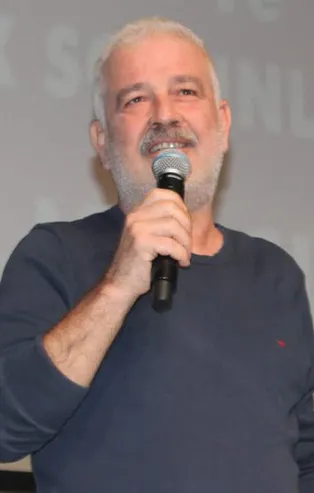 FETÖ'nün gözde ismi Ali Tezel'e "silahlı terör örgütüne yardım etme" suçundan hapis cezası