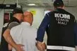 İzmir’deki geniş çaplı yolsuzluk operasyonunda gözaltı sayısı 130’a yükseldi! İşte Tunç Soyer’in gözaltına alındığı anlar