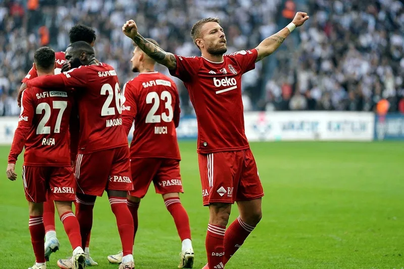 spor-yazarlari-besiktas-konyaspor-macini-degerlendirdi-gio-ile-zor-1729493646030.jpeg Ciro Immobile. (AA)