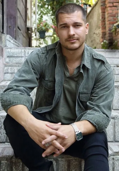 Ünlü oyuncu Çağatay Ulusoy ile Bestemsu Özdemir aşk mı yaşıyor?-1
